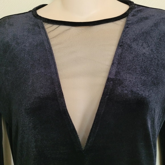 Forever 21 Black Deep V-Neck Velvet Bodycon Dress Size Women's Medium - Picture 6 of 11